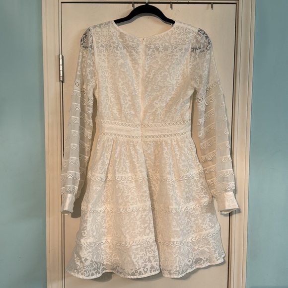 Elegant White Lace Dress‎ - Picture 7 of 7